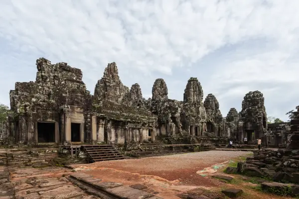 Roteiros em Angkor Wat a Bagan